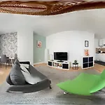 Appartement Calme Et Spacieux - Garage Velo Apartment